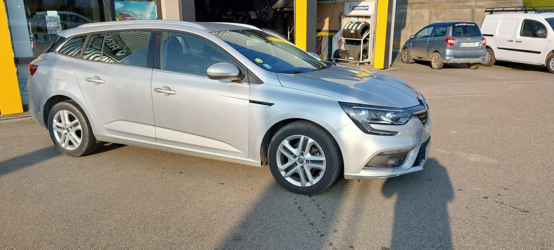 GARAGE DES SAULNIERS Achat Vehicule D Occasion Vitre Megane 4